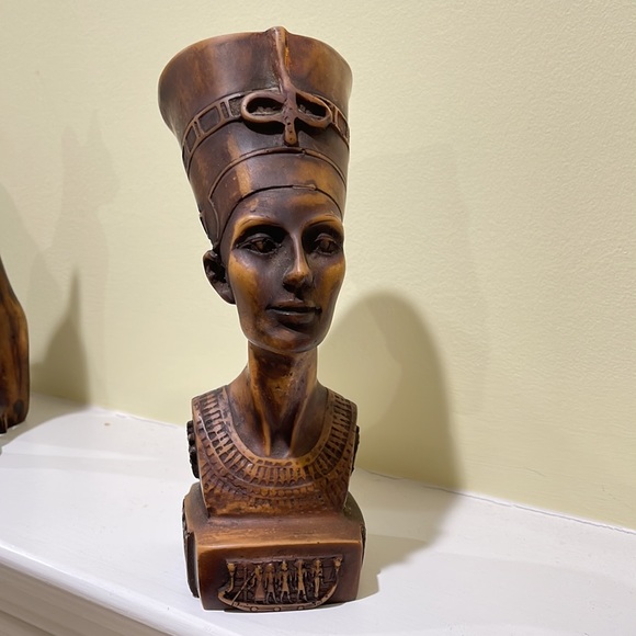 Egyptian wood set Tut cat, Queen Nefertiti, King Tutankhamum - Picture 4 of 8